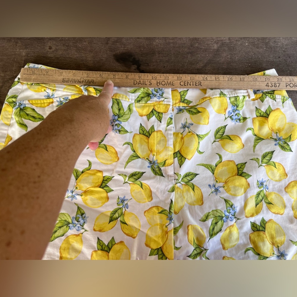 TALBOTS Perfect Shorts Lemon Blossom Sz 20W Bermuda Pockets Cotton Blend Stretch - Picture 4 of 15